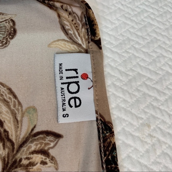 RIPE Australia 💙V-Neck Cross Over V-Neck Beige Floral Top S - Picture 7 of 9